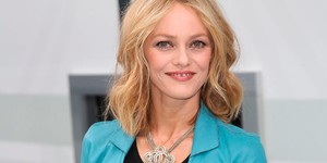 Ванесса Паради снимется в фильме о войне на Донбассе Ванесса Паради снимется в фильме о войне на Донбассе