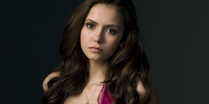 Нина Добрев вернется в финальной серии «Дневников вампира» Нина Добрев вернется в финальной серии «Дневников вампира»