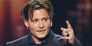 Джонни Деппа хотят направить к психиатру из-за мотовства