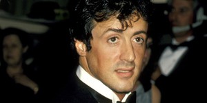 Сталлоне отрицает обвинения в сексе с несовершеннолетней Сталлоне отрицает обвинения в сексе с несовершеннолетней