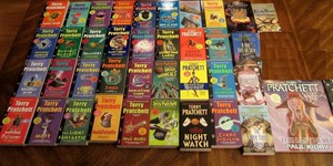 BBC снимет сериал на основе «Плоского мира» Пратчетта