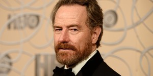 Брайан Крэнстон присоединился к сказке про гориллу в торговом центре