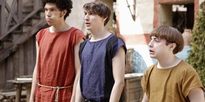 Сет Роген снимет американский ремейк британского сериала «Плебеи» Сет Роген снимет американский ремейк британского сериала «Плебеи»