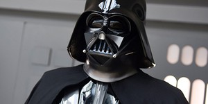 Шлем Дарта Вейдера уйдет с молотка
