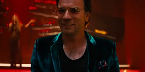 Юэн МакГрегор рассказал о гомосексуальности суперзлодея Черная маска