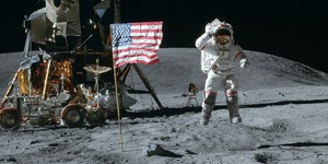 Режиссер «Человека дождя» снимет сериал о первой высадке на Луну