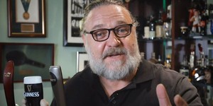 Рассел Кроу сыграет в комедии про Вьетнам и любовь к пиву