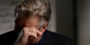 Алек Болдуин удалил свой аккаунт в Твиттере из-за нападок