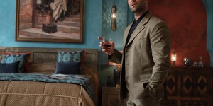 Первые кадры и постер нового шпионского триллера Гая Ричи "Операция "Фортуна"