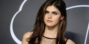 Вооруженный мужчина пытался проникнуть в дом Александры Даддарио Вооруженный мужчина пытался проникнуть в дом Александры Даддарио