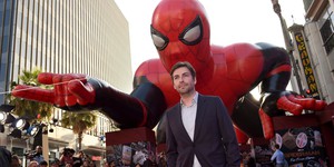 Режиссер «Человека-паука» снимет сериал по «Звездным войнам» Режиссер «Человека-паука» снимет сериал по «Звездным войнам»