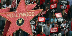 Apple призупиняє співпрацю з відомими зірками - Наталі Портман та Адамом МакКеєм через страйки WGA і SAG-AFTRA