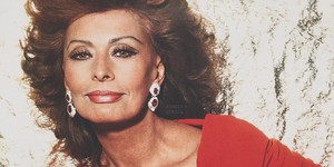 Голівудська діва на грані життя, через нещасне падіння у своєму будинку в Жиневі