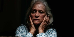 Діана Квік та Стефані Бічем у першому ексклюзивному трейлері "Назавжди молодий" від Vision Films