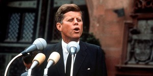 Американський аналог "Корони" від Netflix: Сервіс працює над серіалом про життя 35-го президента США Джона Кенеді