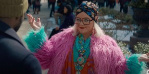 Меліса Маккартні виконує безмежні бажання у новому різдвянному трейлері "Джинні"