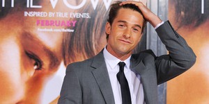 Світова прем'єра весною 2024: Скотт Спідмен в ролі зловісного професора у новому трилері "Соняшник"