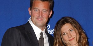 Емоційна розповідь Дженніфер Еністон про останні миті з Меттью Перрі - "Він був щасливий та здоровий"