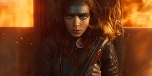 Ана Тейлор-Джой у пекельній боротьбі з Крісом Хемсвортом в новому ексклюзивному трейлері "Furiosa"