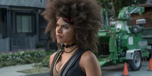 Зазі Бітц очолила акторський склад першого горрор фільму Nocturna "Вони вбивають вас"