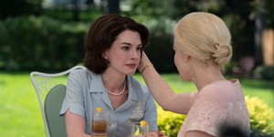 Енн Гетевей та Джессіка Честейн у новому моторошному трейлері фільму "Материнський інстинкт"