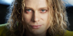 Лестат змінює образ та стає сексуальною рок-зіркою в новому тизері третього сезону "Інтерв’ю з вампіром"