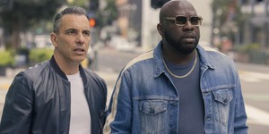 Чорна комедія "Bookie" повертається: Дата прем'єри, трейлер та нові екстравагантні зірки