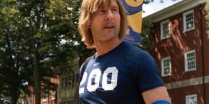 Ґлен Пауелл стає зірковим квотербеком у тизері серіалу "Чад Паверс" від Hulu