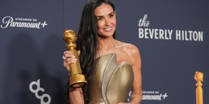 Демі Мур змусила Голлівуд плакати своєю зворушливою промовою після перемоги на "Золотому глобусі"