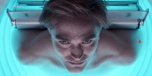 Роберт Паттінсон знову і знову помирає у новому шаленому трейлері науково-фантастичної стрічки "Міккі 17"