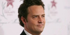 Peacock розкриває нові подробиці смерті Меттью Перрі у трейлері документального фільму "Matthew Perry: Голлівудська трагедія"